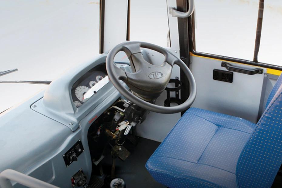 Mahindra Cruzio Staff Bus 5310 BS6 4-Way Adjustable Driver Seat Mahindra Cruzio Staff Bus 5310 BS6 4-Way Adjustable Driver Seat