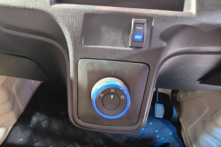 Mahindra ZEO Gear Knob Mahindra ZEO Gear Knob