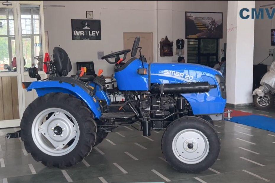 New Holland Simba 20 2WD Right Side View New Holland Simba 20 2WD Right Side View