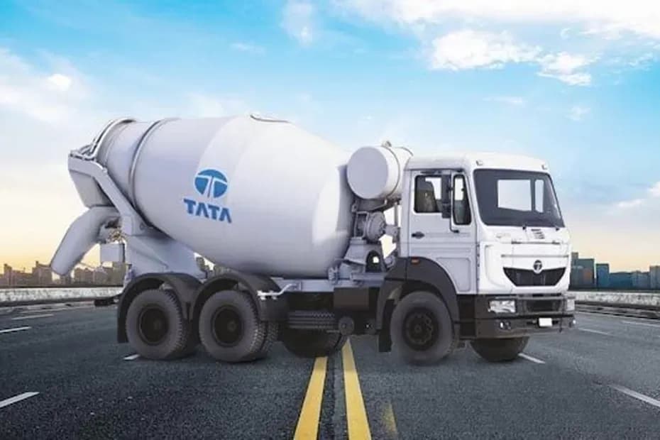 Tata Signa 2825.K REPTO RMC Front Right Side Tata Signa 2825.K REPTO RMC Front Right Side