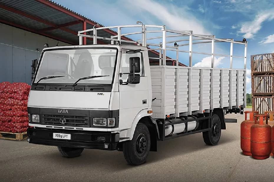 Tata 709g LPT TT Left Front Three Quarter Tata 709g LPT TT Left Front Three Quarter