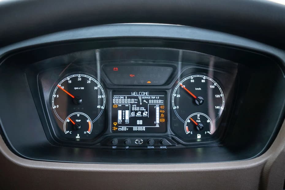 Tata Prima 3530.K/TK SRT Instrument Cluster Tata Prima 3530.K/TK SRT Instrument Cluster