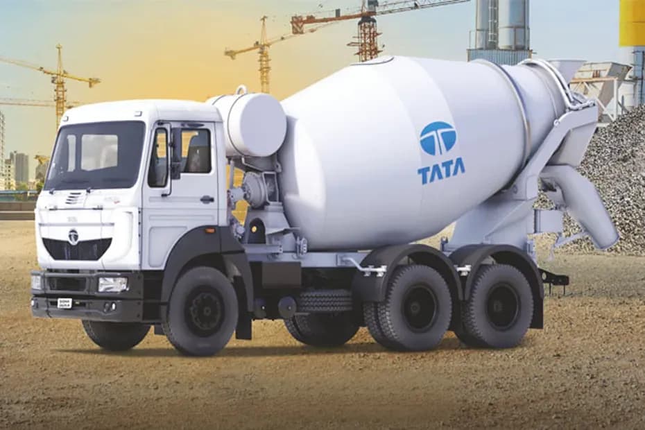 Tata Signa 2825.K REPTO RMC White Colour Tata Signa 2825.K REPTO RMC White Colour