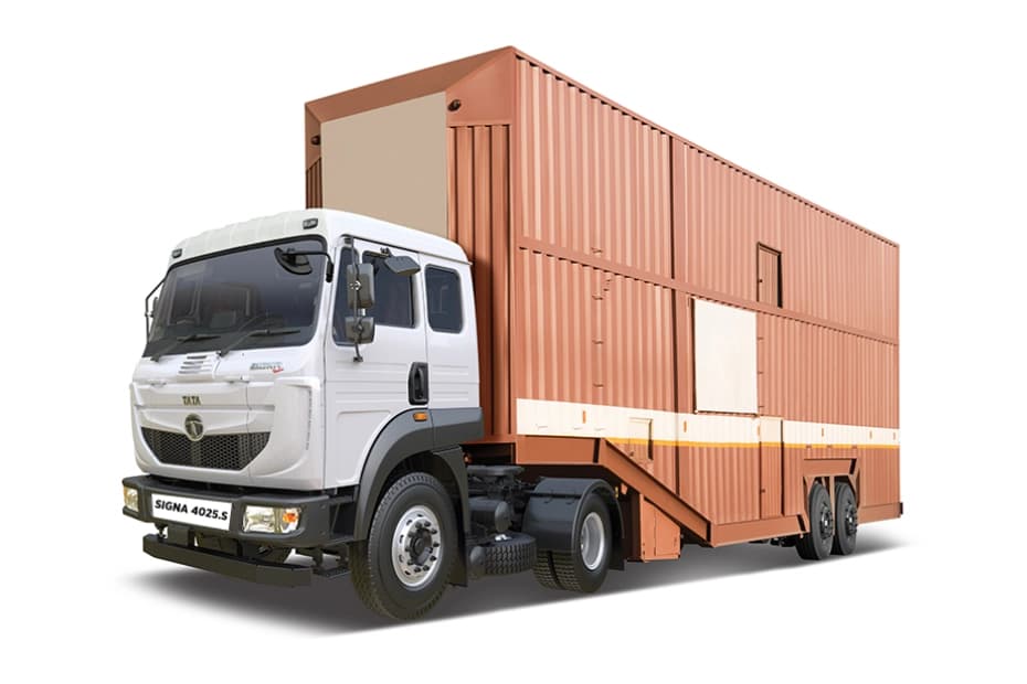 Tata Signa 4025.S Front Left Side Tata Signa 4025.S Front Left Side