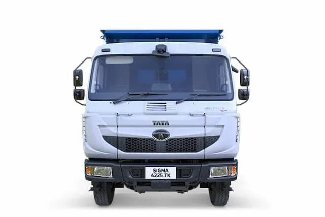 Tata Signa 4225.TK.webp