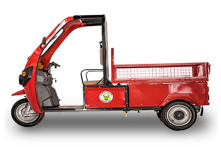 Kinetic Safar Shakti Red Left Side Kinetic Safar Shakti Red Left Side