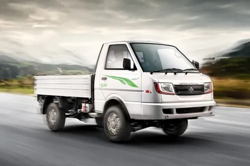 Ashok Leyland Dost Plus CNG Right Front Three Quarter Ashok Leyland Dost Plus CNG Right Front Three Quarter