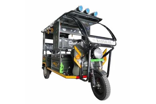 Badshah Queen MS E Rickshaw Right Front Three Quarter Badshah Queen MS E Rickshaw Right Front Three Quarter