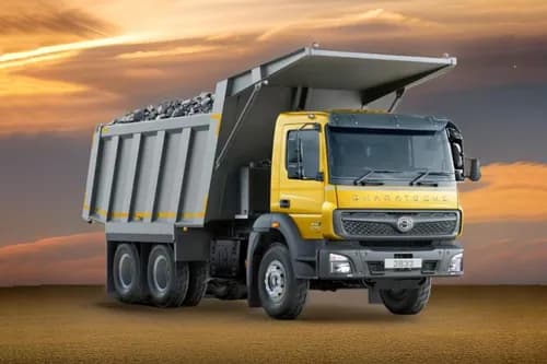 BharatBenz 2832CM Right Front Three Quarter BharatBenz 2832CM Right Front Three Quarter