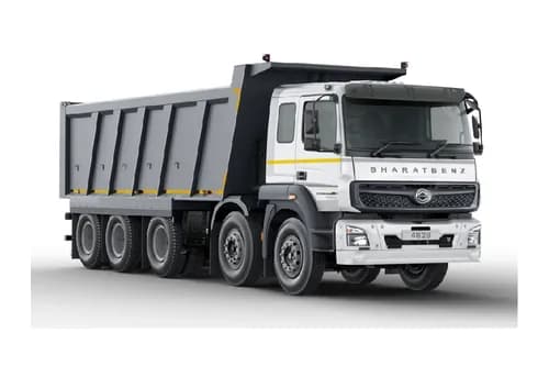 BharatBenz 4228RT Right Front Three Quarter BharatBenz 4228RT Right Front Three Quarter