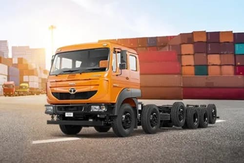Tata Signa 4930.T Front Left Side Tata Signa 4930.T Front Left Side