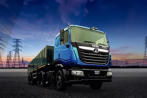 Tata Prima 5530.S Blue Right Front Three Quarter Tata Prima 5530.S Blue Right Front Three Quarter