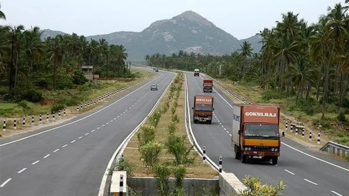58,903 Challans Issued for Lane Violations by Commercial Vehicles in Gurugram 2024