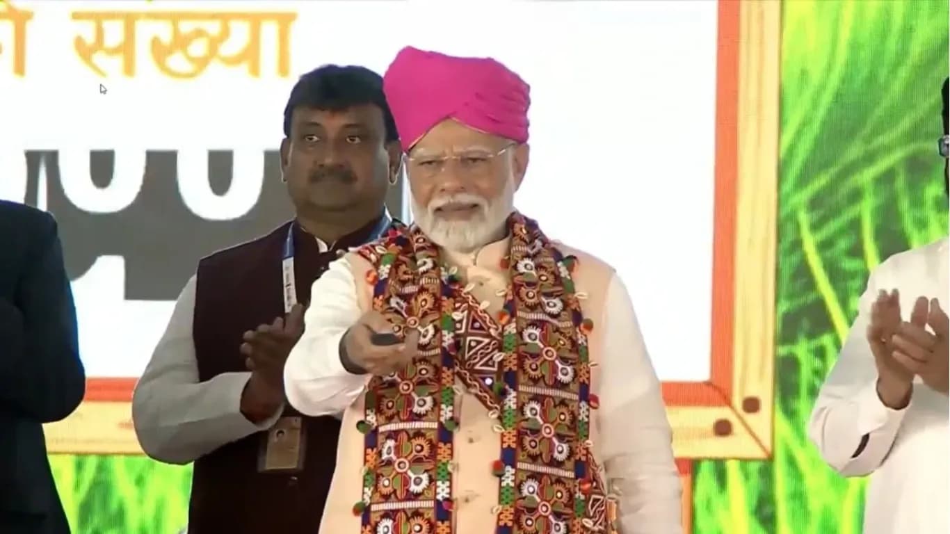 PM Modi Announces Rs 2,000 Crore Support for Maharashtra Farmers