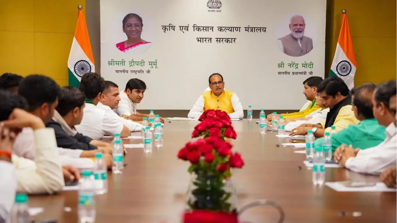 Union Minister Shivraj Singh Chouhan Discusses Key Agricultural Issues and MSP Hike with Farmers