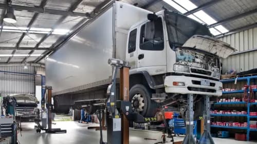 Roadside Assistance Services for Commercial Vehicles Roadside Assistance Services for Commercial Vehicles