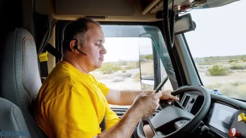 How Truck Drivers Can Avoid Distractions and Drive Safely How Truck Drivers Can Avoid Distractions and Drive Safely
