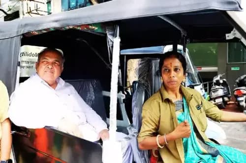महिला शक्ती ऑटो ड्रायव्हिंग कार्यक्रम बेंगलुरूमध्ये Mahila Shakti Auto Driving Program Empowers Women