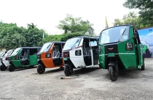 मॉन्ट्रा इलेक्ट्रिक ने SIAM ग्रीन प्लेट EV रैली में राइनो 5536e और सुपर ऑटो का अनावरण किया Montra Electric Unveils Rhino 5536e and Super Auto at SIAM Green Plate EV Rally