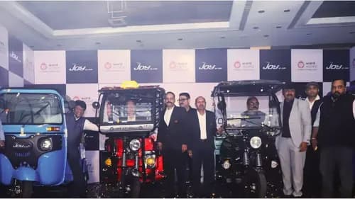 वार्डविज़ार्ड ने नए इलेक्ट्रिक थ्री-व्हीलर्स लॉन्च किए WardWizard Launched New Electric Three-Wheelers