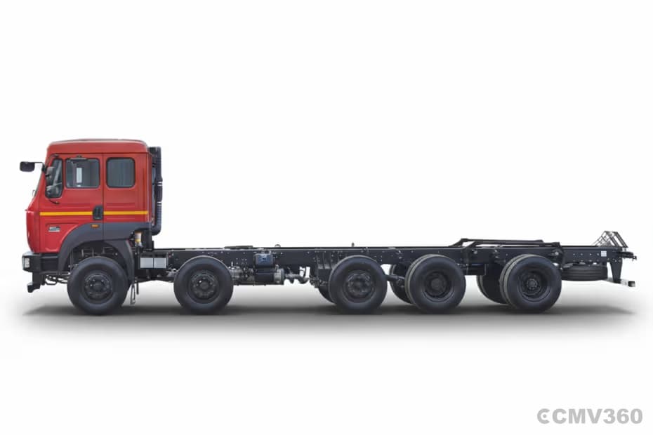 Tata SIGNA 4932.T Left Side View Tata SIGNA 4932.T Left Side View