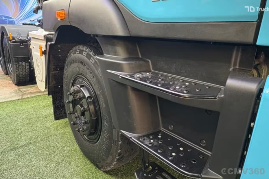 Ashok Leyland HIPPO 5536 AN Front Wheel with Safety Step Ashok Leyland HIPPO 5536 AN Front Wheel with Safety Step