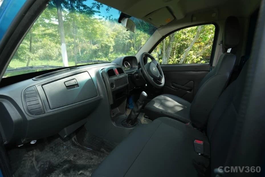 Tata Yodha 2.0 Cabin View, Driver and Co-driver seats Tata Yodha 2.0 Cabin View, Driver and Co-driver seats