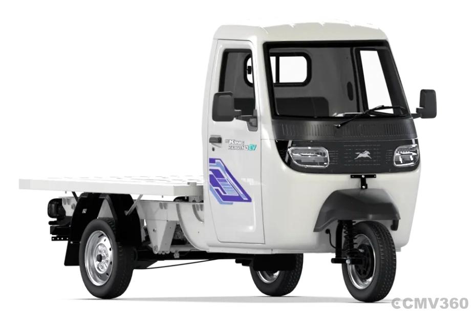 TVS King Kargo HD EV Pristine White Platform Right Front Front Three Quarter TVS King Kargo HD EV Pristine White Platform Right Front Front Three Quarter