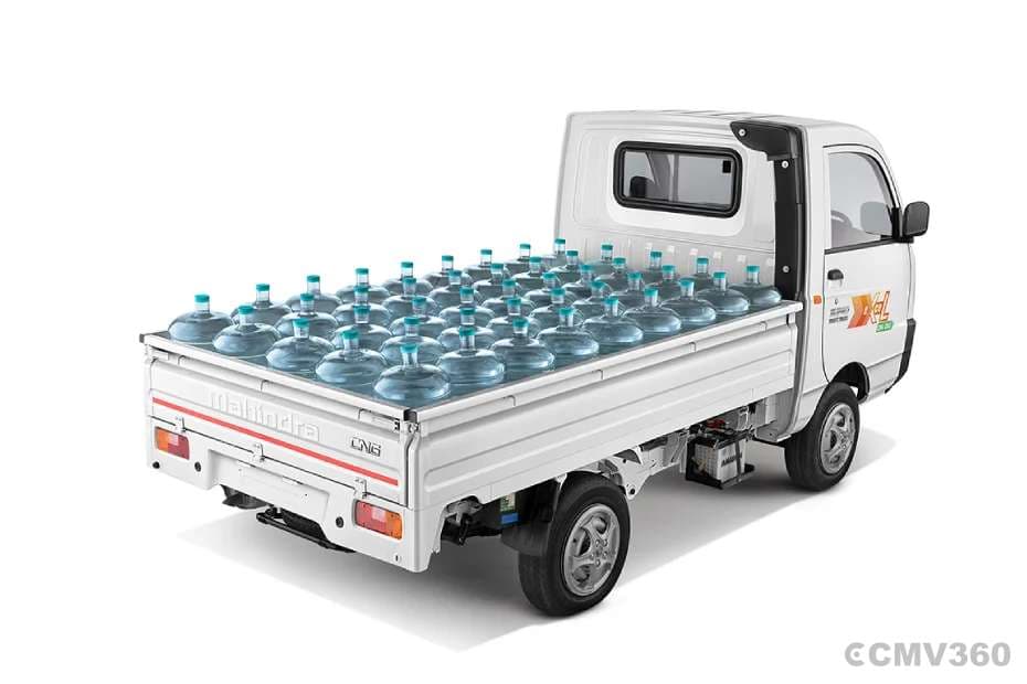 Mahindra Supro Excel CNG Duo Right Rear Three Quarter Mahindra Supro Excel CNG Duo Right Rear Three Quarter