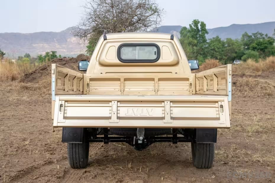 Tata Yodha CNG Rear View Tata Yodha CNG Rear View