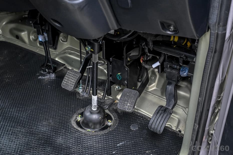 Robust clutch and brake pedals for commercial duty Robust clutch and brake pedals for commercial duty