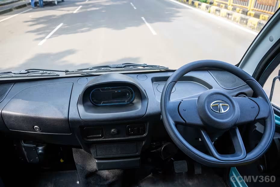 Cabin with digital display and compact dashboard Cabin with digital display and compact dashboard