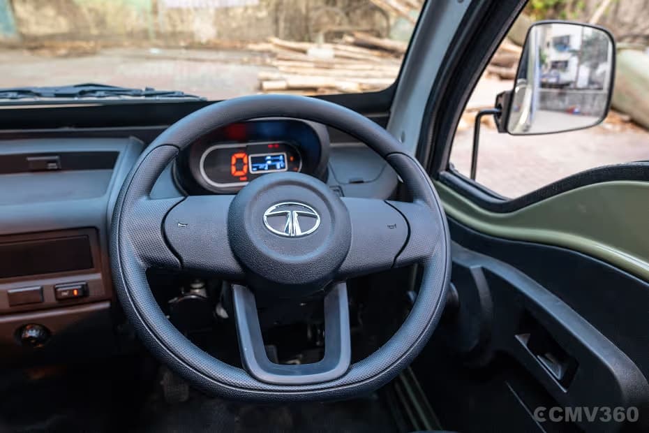 Ergonomic steering and comfortable driving cabin Ergonomic steering and comfortable driving cabin