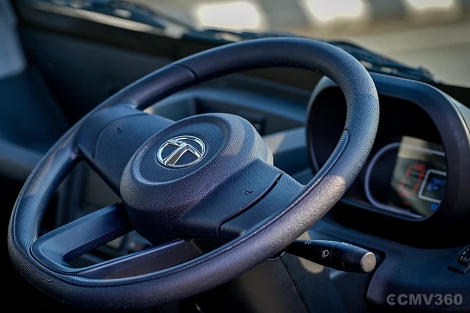 Ergonomic Steering Wheel & Instrument Cluster Ergonomic Steering Wheel & Instrument Cluster