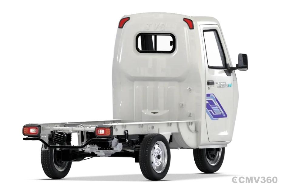 TVS King Kargo HD EV Pristine White CBC Right Rear Three Quarter TVS King Kargo HD EV Pristine White CBC Right Rear Three Quarter