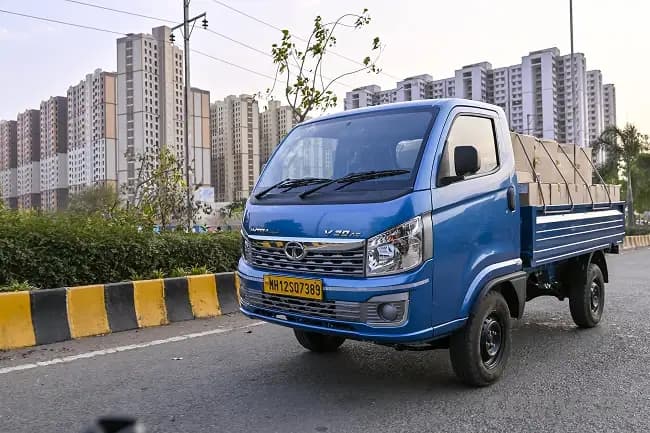 Tata Intra V30 Gold Exterior, Interior & Key Features Tata Intra V30 Gold Exterior, Interior & Key Features