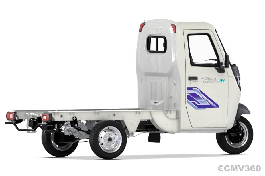 TVS King Kargo HD EV Pristine White CBC Right Rear Three Quarter TVS King Kargo HD EV Pristine White CBC Right Rear Three Quarter