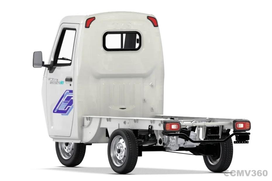 TVS King Kargo HD EV Pristine White CBC Left Rear Three Quarter TVS King Kargo HD EV Pristine White CBC Left Rear Three Quarter