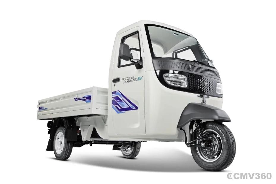 TVS King Kargo HD EV Pristine White FSD Right Front Three Quarter TVS King Kargo HD EV Pristine White FSD Right Front Three Quarter