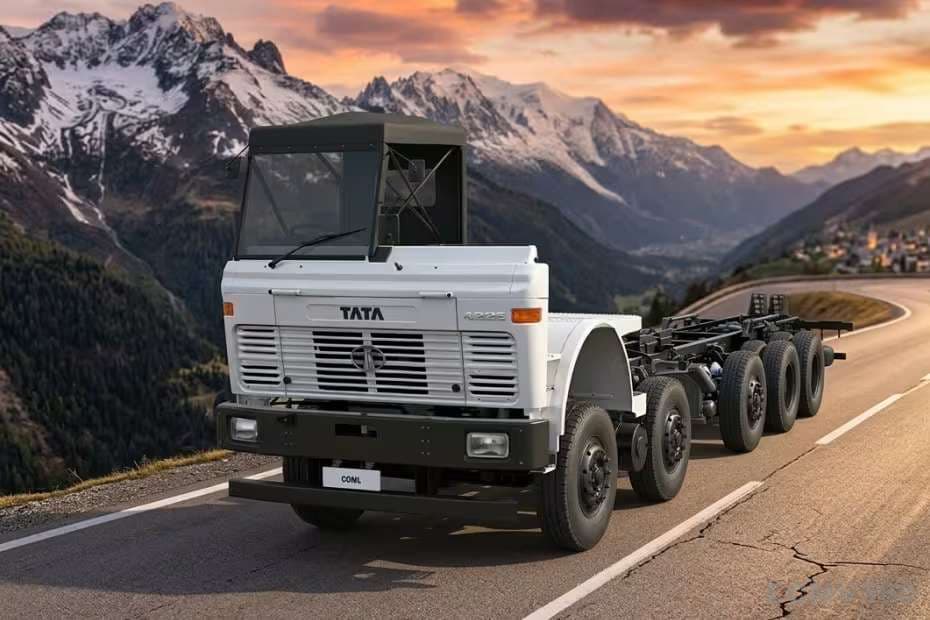 Tata LPT 4225 Cowl Left Front Three Quarter Tata LPT 4225 Cowl Left Front Three Quarter