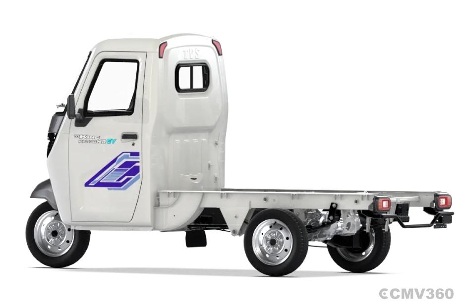 TVS King Kargo HD EV Pristine White CBC Left Rear Three Quarter TVS King Kargo HD EV Pristine White CBC Left Rear Three Quarter