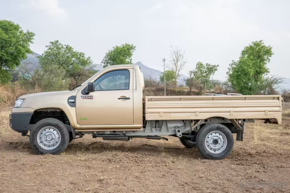 Tata Yodha CNG Left Side View Tata Yodha CNG Left Side View
