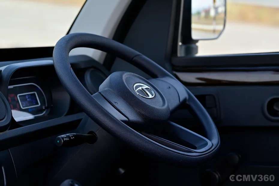 Easy driving with standard electric power steering (EPAS) Easy driving with standard electric power steering (EPAS)