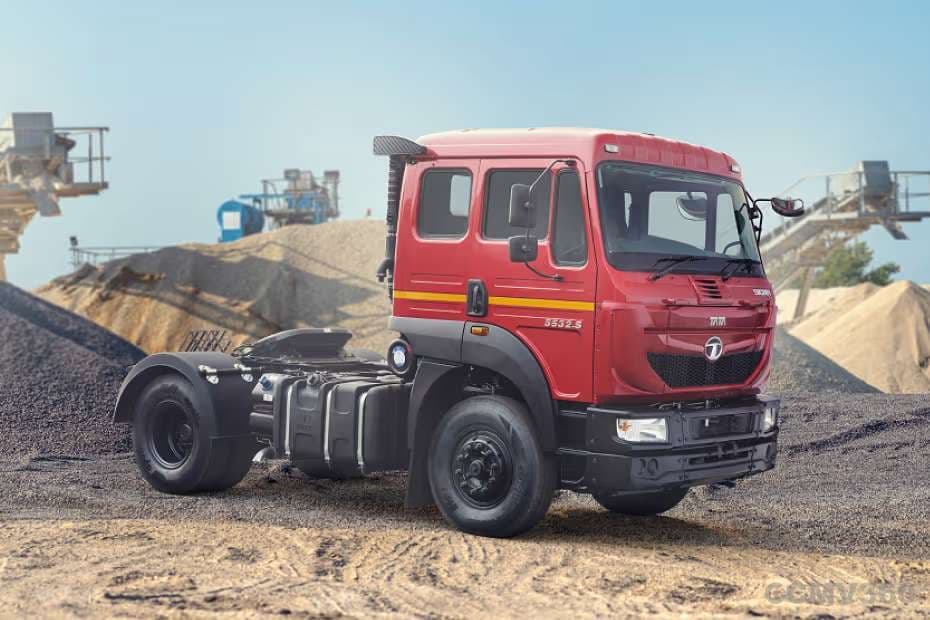 Tata SIGNA 5532.S (4x2 FE) Right Front Three Quarter Tata SIGNA 5532.S (4x2 FE) Right Front Three Quarter