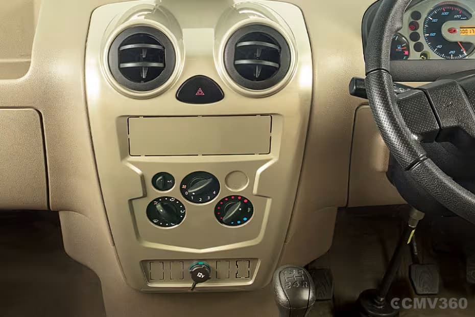 Mahindra Supro Profit Truck Maxi Center Console with AC Controls and Power Socket Mahindra Supro Profit Truck Maxi Center Console with AC Controls and Power Socket