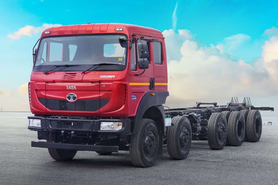 Tata SIGNA 4425.T Left Front Three Quarter Tata SIGNA 4425.T Left Front Three Quarter