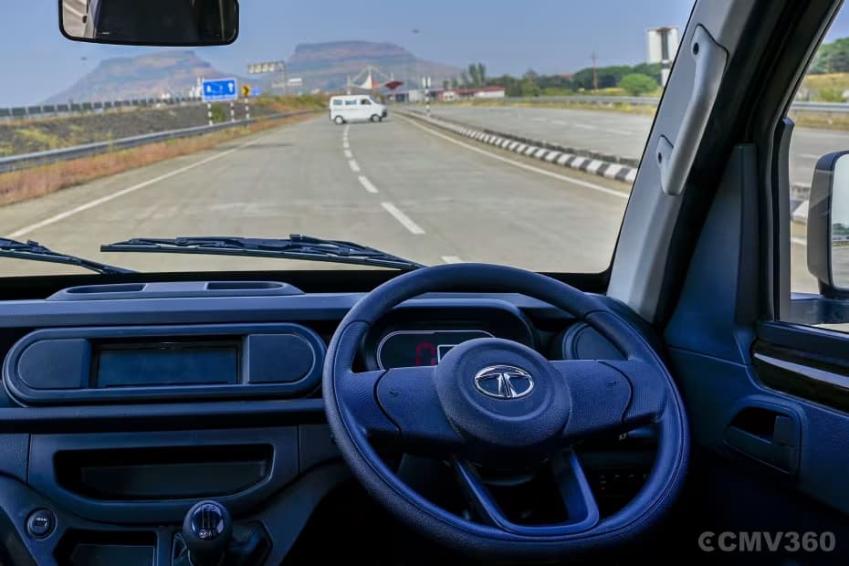 Wide Windshield for Better Visibility and Safer Drives Wide Windshield for Better Visibility and Safer Drives