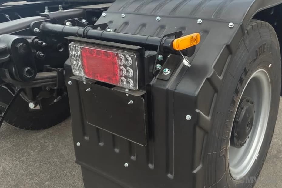 Blue Energy 5548e EV electric truck rear tail light and mudguard close-up Blue Energy 5548e EV electric truck rear tail light and mudguard close-up