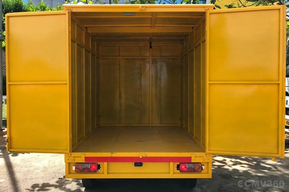 3ev Shakti 8 Cargo Rear View 3ev Shakti 8 Cargo Rear View