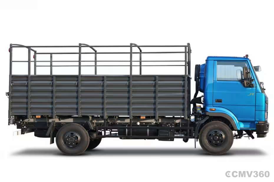 Tata AZURA 710 Right Side View Tata AZURA 710 Right Side View